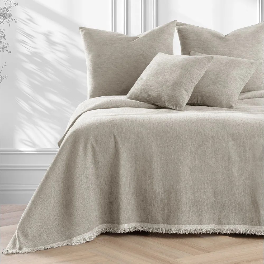 Бежово покривало за легло от шенил 220x240 cm Talo – Filumi