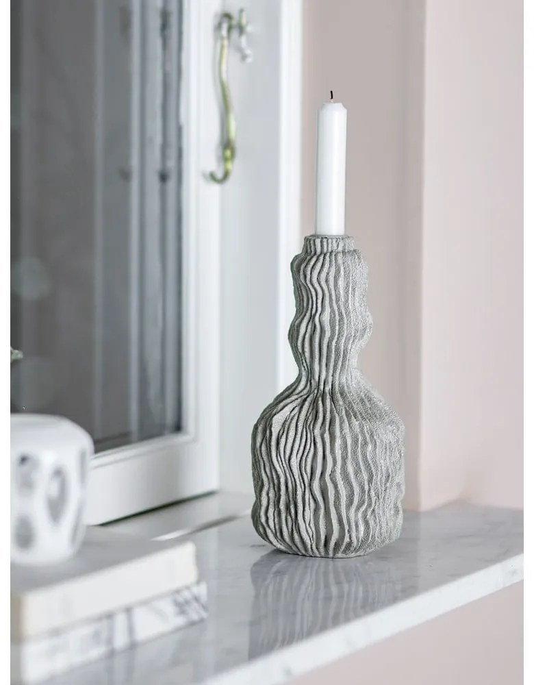 Свещник от полирезин Briar – Bloomingville