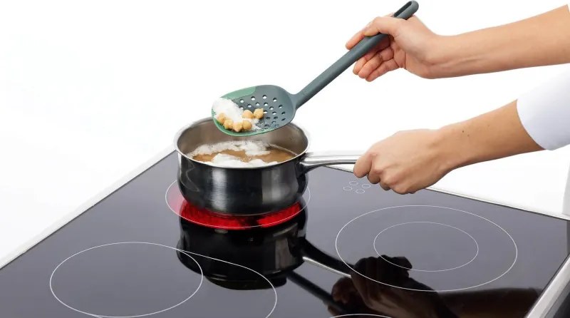 Лъжица решетъчна Lekue 1010183, 29x6.4x9.5 см, От +4 до +220C, Издръжлив на драскотини, Полиестерна смола, Зелен