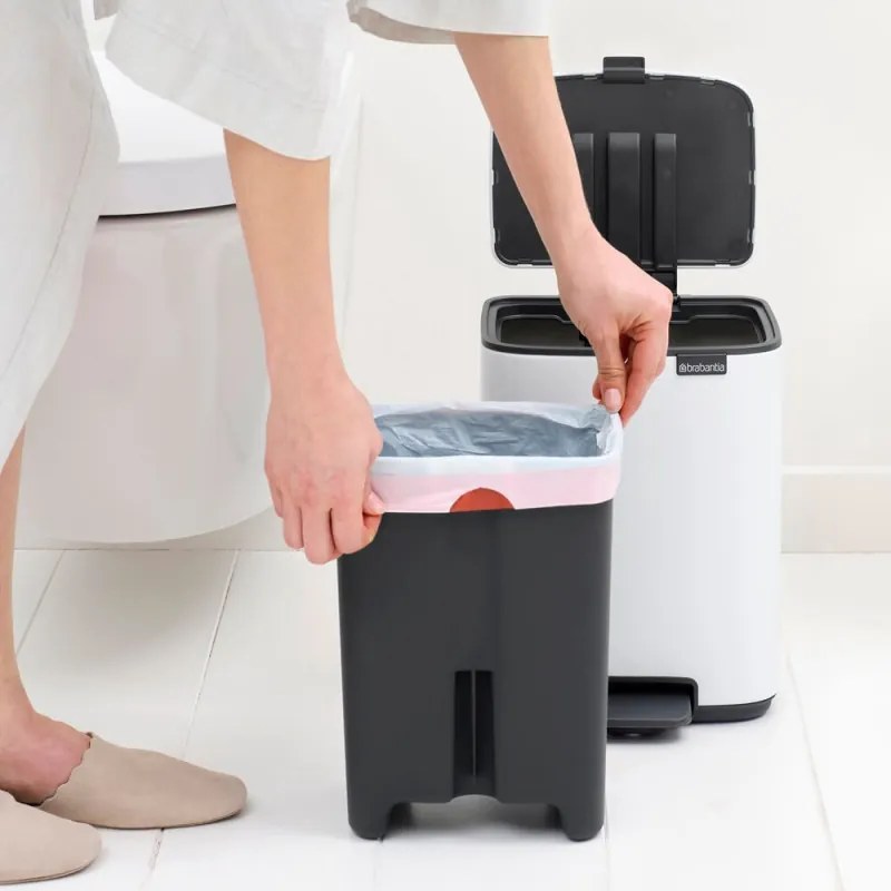 Кош за боклук Brabantia Bo Pedal 1010118, 7 л, Плавно затваряне, Гумирана основа, Бял