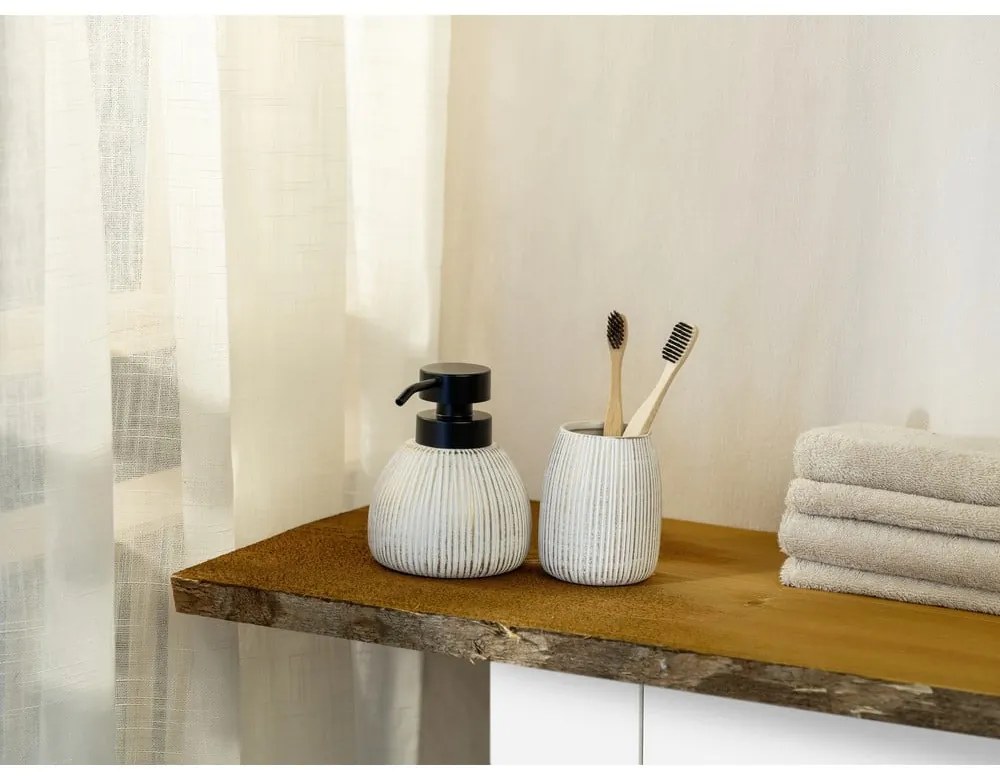 Бял керамичен диспенсер за сапун 500 ml Pascoli – Wenko