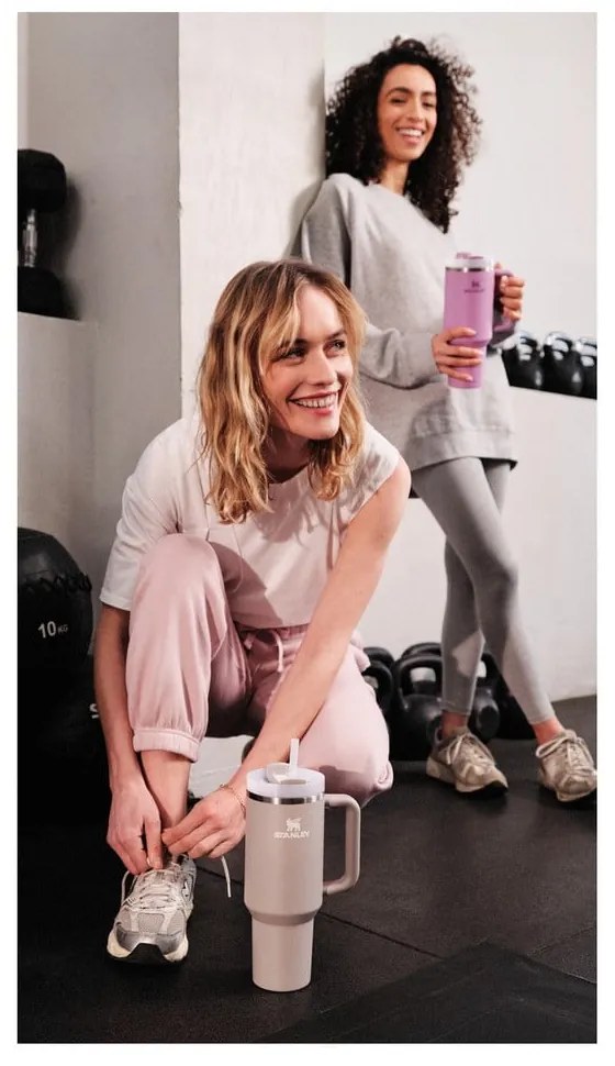 Светлосив термос със сламка от неръждаема стомана 1,18 l Quencher H2.0 FlowState Tumbler Ash – Stanley