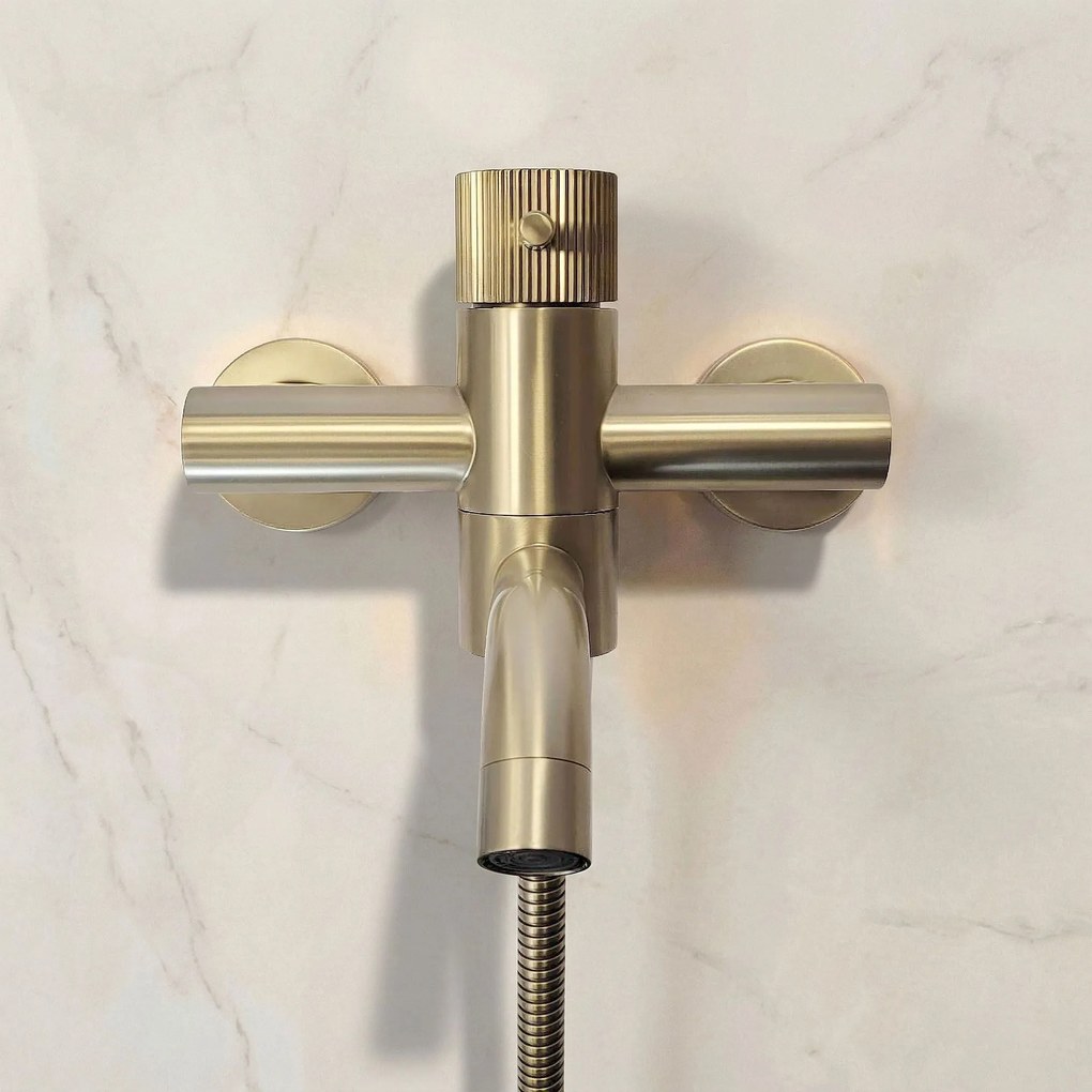 Смесител за вана Rea Lungo Stripe Gold  Brush