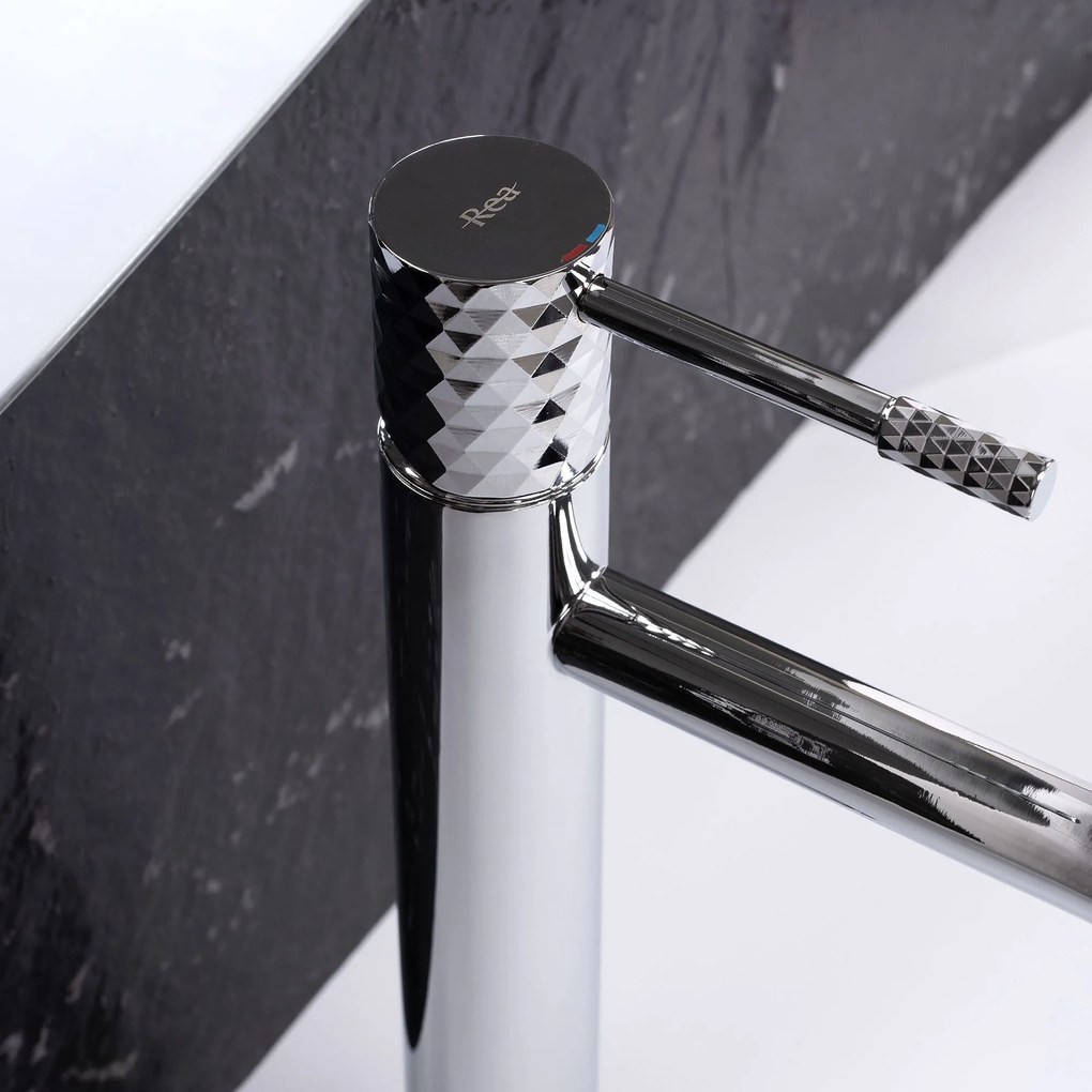 Смесител за мивка Rea Lungo Diamond Chrom High