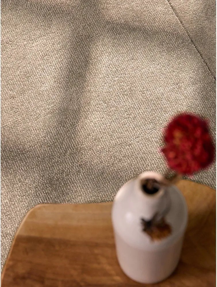 Бежов ръчно изработен килим със смес от вълна 200x300 cm Kari – Villeroy&amp;Boch