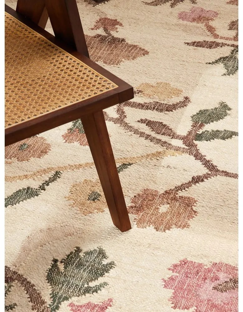 Кремав ръчно изработен ютен килим 80x150 cm Roya Violette – Elle Decoration