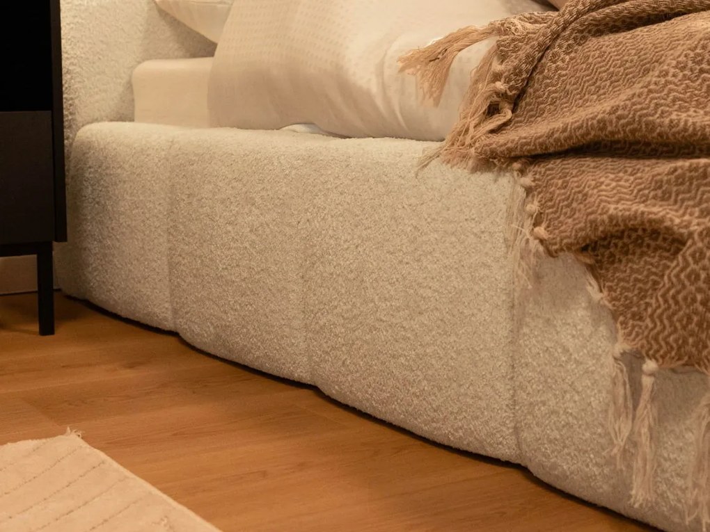 Тапицирано легло Kevson-Бежов-180 x 200