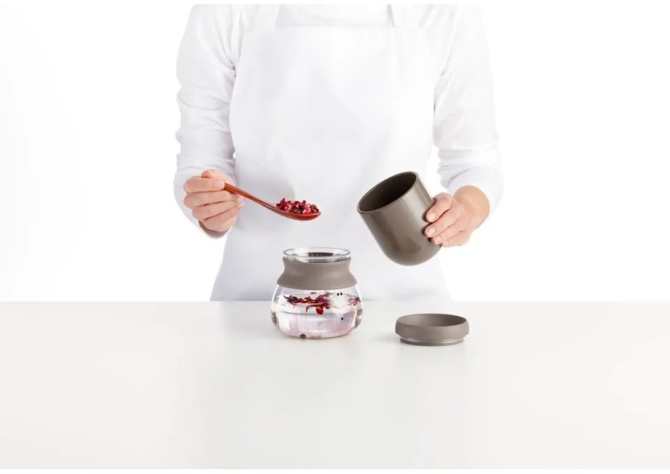 Светлокафяв стъклен чайник с цедка 500 ml – Lékué