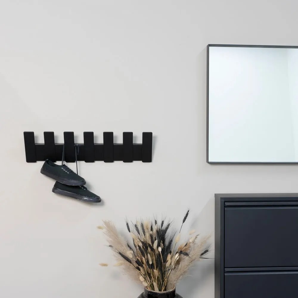 Черна метална стенна закачалка Angle - Spinder Design