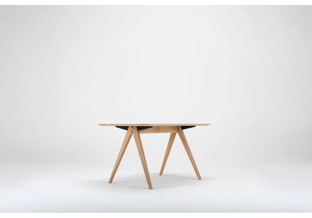 Маса за хранене от дъбова дървесина , 140 x 90 cm Ava - Gazzda