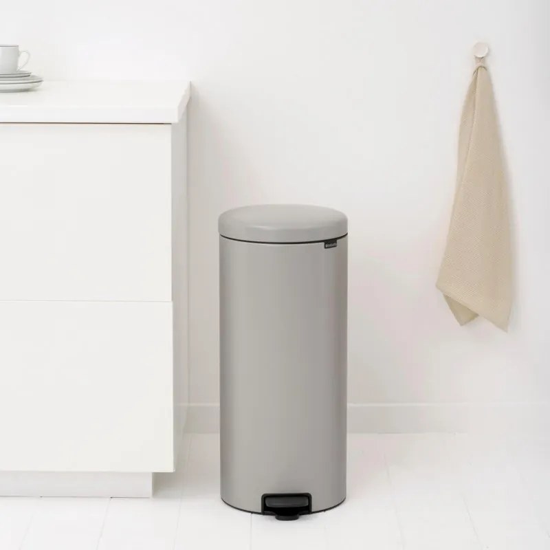 Кош за боклук с педал Brabantia NewIcon 1010442, 30 л, Плавно затваряне, Противоплъзгаща основа, Светлосив