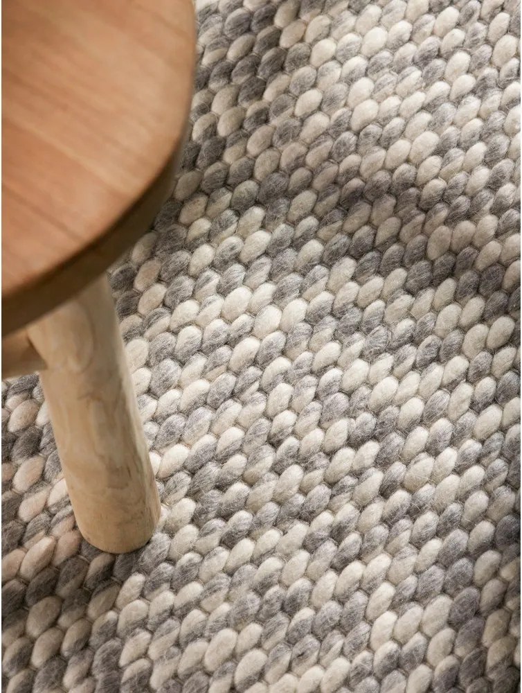 Светлосив/кремав ръчно изработен вълнен кръгъл килим ø 160 cm Lyon Beans – Elle Decoration
