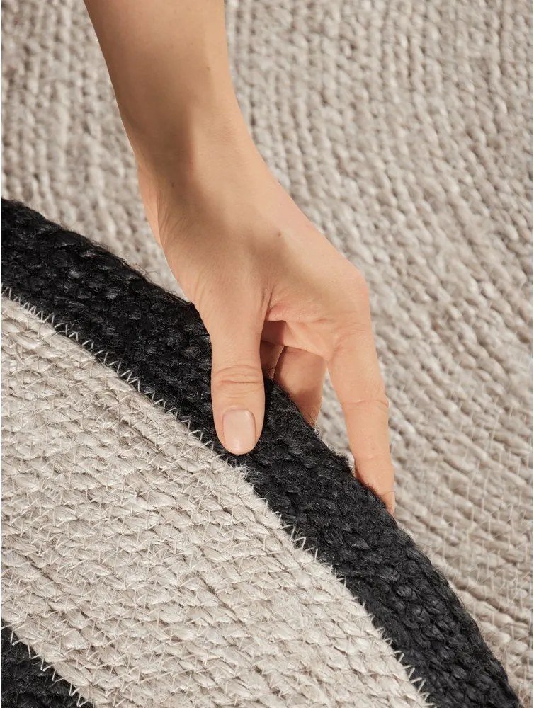 Двустранен/ръчно изработен ютен кръгъл килим в светло естествен цвят ø 150 cm Lina – Hanse Home