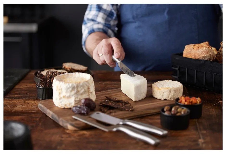 Дървена дъска за рязане с аксесоари за рязане 22x38 cm – Holm