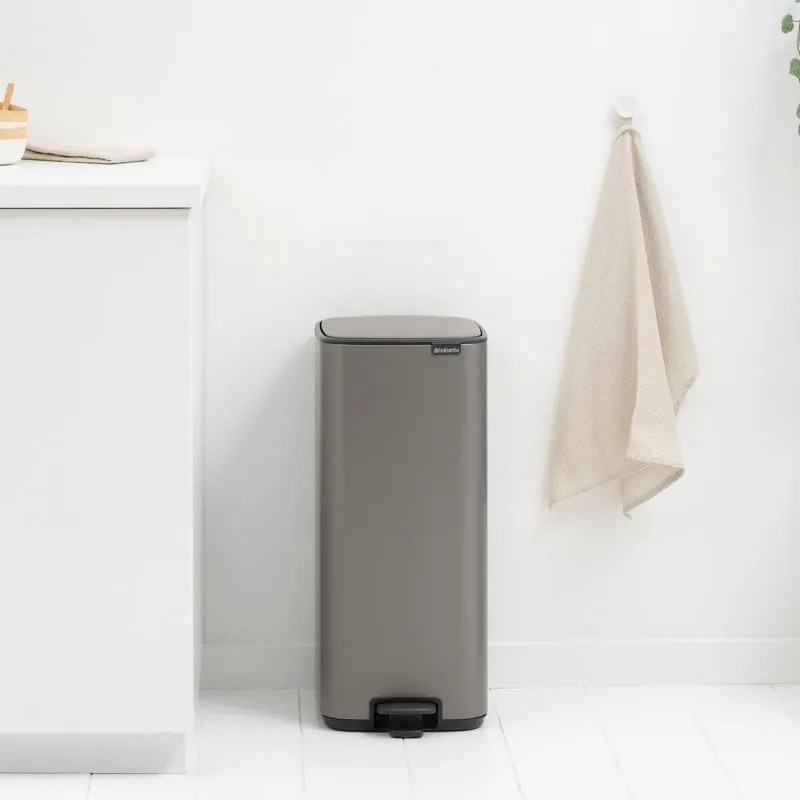 Кош за боклук Brabantia Bo Pedal 1010129, 30 л, Леко затваряне, Противоплъзгаща основа, Сив