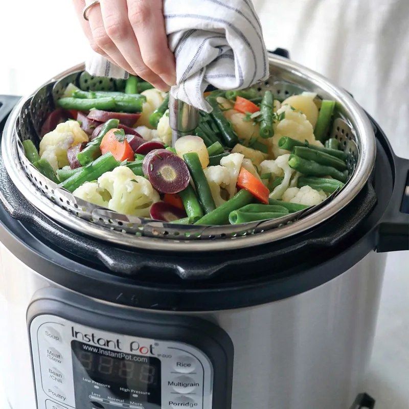 Мултикукър под налягане Instant Pot Duo 8 113006101, 1200W, 7.6 л, 13 програми, За 8-12 порции, Функция настрой и забрави, Сребрист