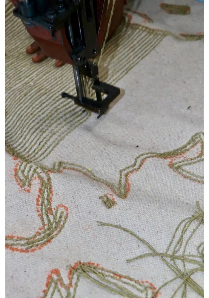 Ръчно изработен памучен детски килим подходящ за пране в зелен и кремав цвят ø120 cm World Map – Lorena Canals