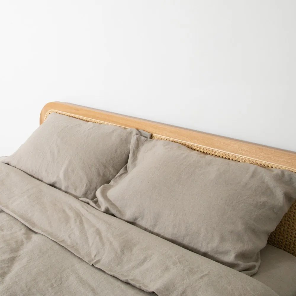 Светлосиво/кафяво-сиво единично ленено спално бельо 135x200 cm Natural – Native Natural