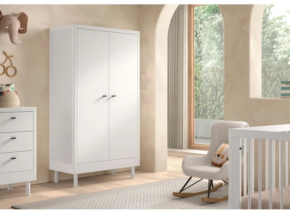 Бял детски гардероб от масивен бук 100x190x55 cm Forrest – Vipack