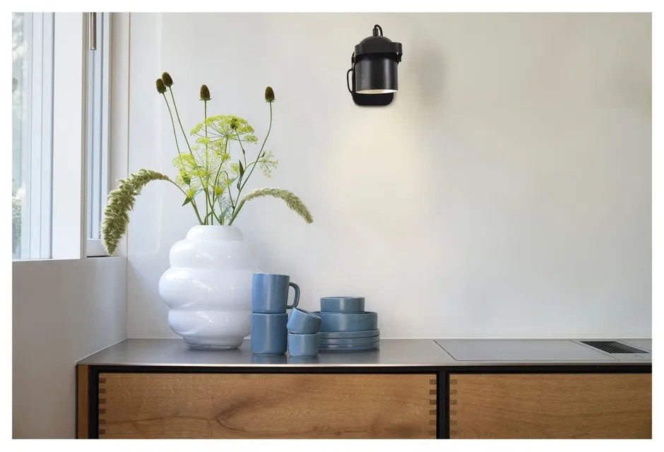 Черна стенна лампа Nesvik – Villa Collection