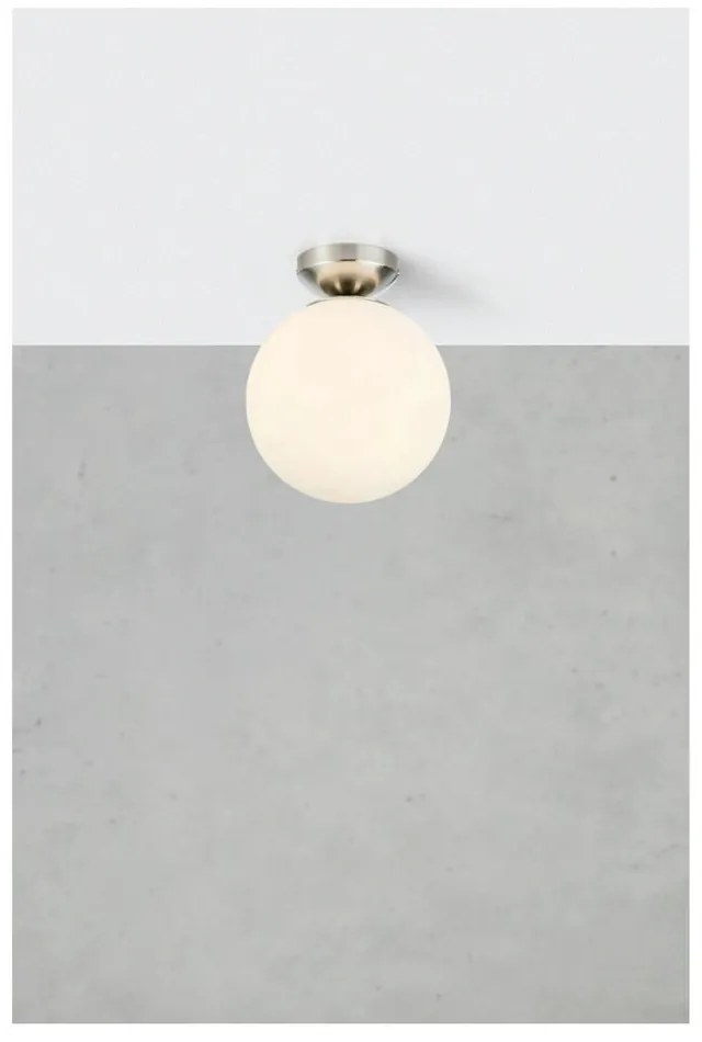 Бяло/сребристо осветително тяло за таван със стъклен абажур Stintino – Markslöjd