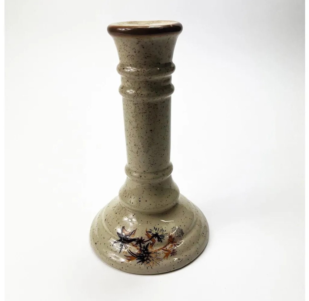 Свещник с дизайн на бодлива тел