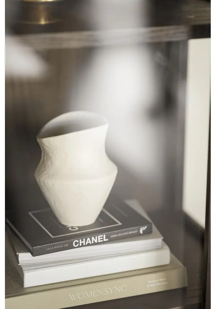 Кафява витрина от декор от дъб с плъзгащи се врати 100x203 cm Hazelton – Rowico