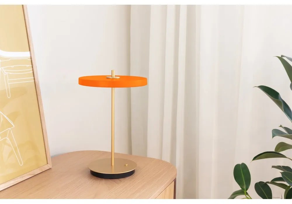 Оранжева LED затъмняваща се настолна лампа с метален абажур (височина 31 cm) Asteria Move – UMAGE