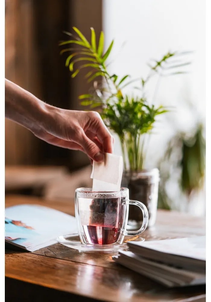 Комплект от 2 стъклени чаши с двойна стена и чинийка, 250 ml Amo - Vialli Design