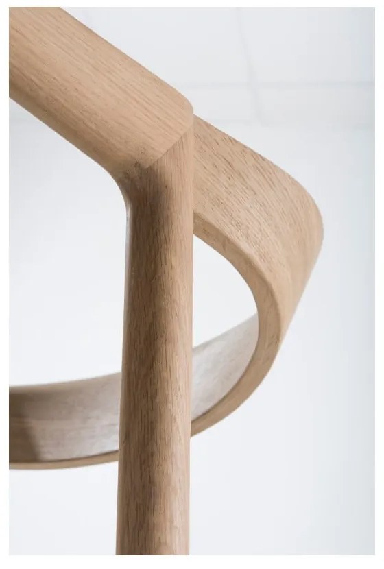 Трапезен стол от масивна дъбова дървесина със синьо-сива седалка Muna - Gazzda