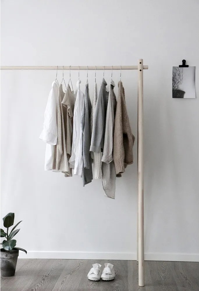 Стойка за дрехи от борова дървесина Hongi - Karup Design