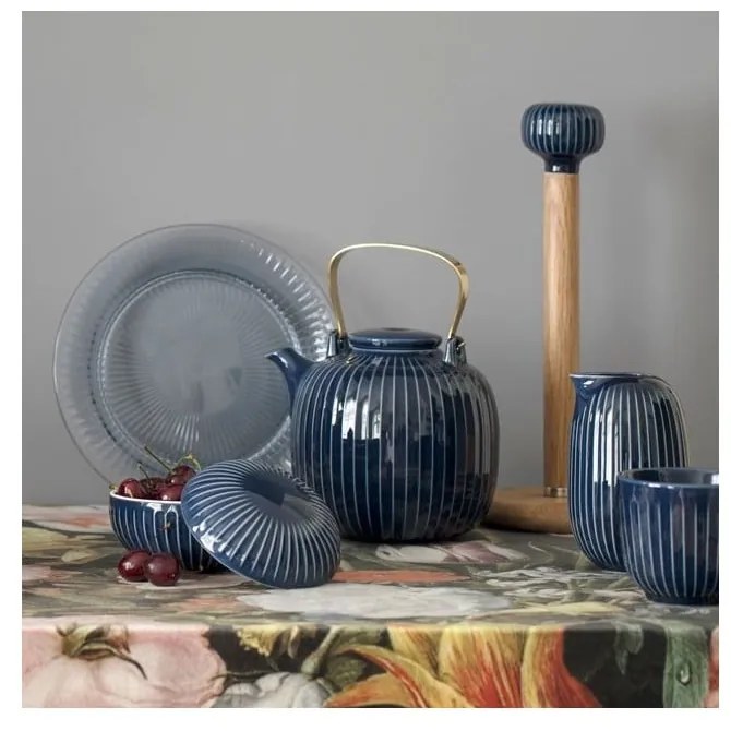 Тъмносиня порцеланова чаша Kähler Design Hammershoi, 200 ml