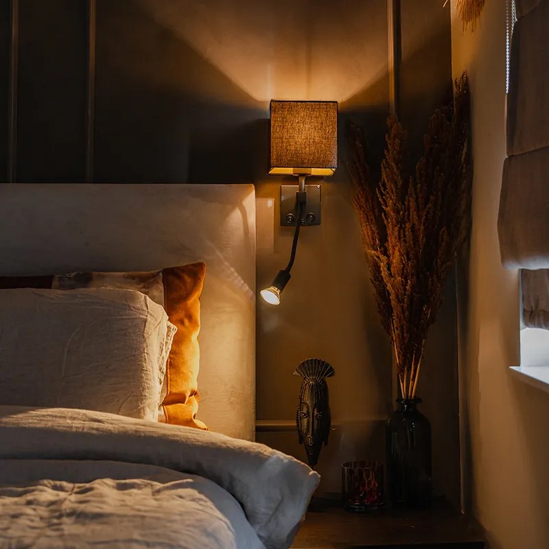 Модерна стенна лампа черна с USB и квадратен черен абажур - Zeno