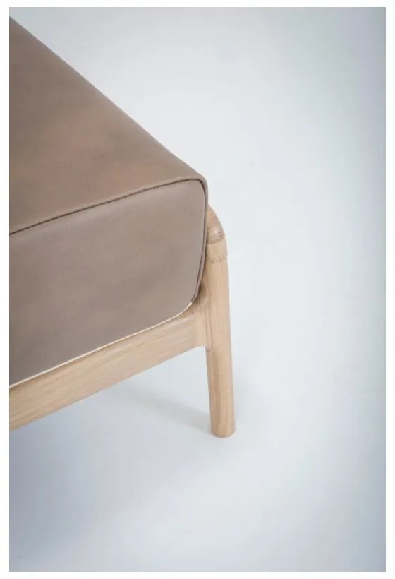 Светлокафява табуретка от биволска кожа с масивна дъбова конструкция Fawn - Gazzda