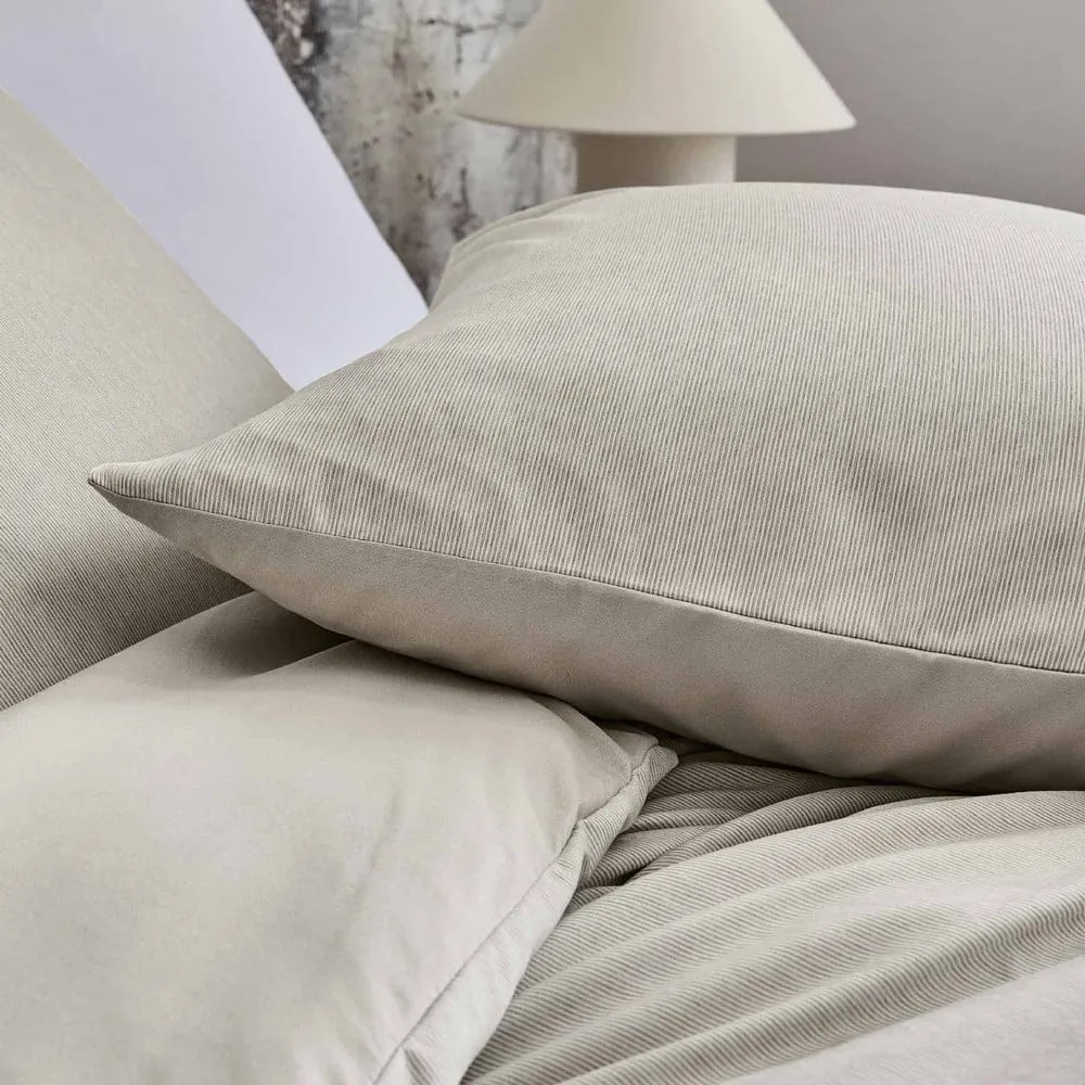 Бежово двойно удължено спално бельо от микрофибър 240x220 cm Azura – douceur d'intérieur