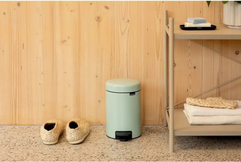 Кош за боклук с педал Brabantia NewIcon 1008835, 3 л, Плавно затваряне, Противоплъзгаща основа, Светлозелен
