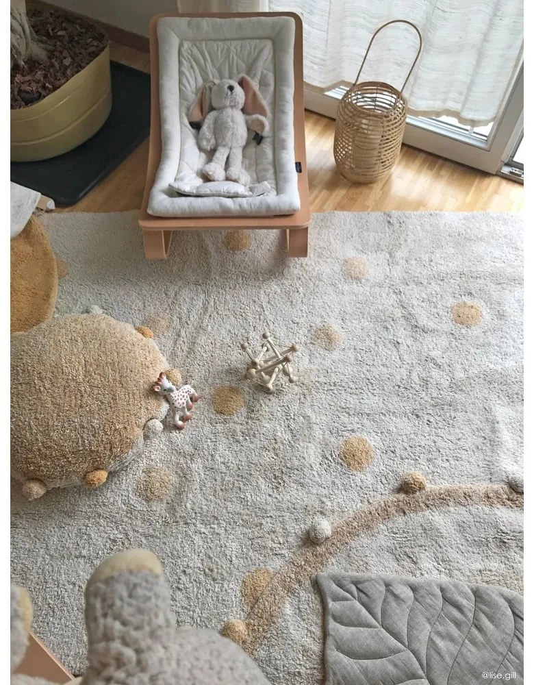 Ръчно изработен памучен детски килим подходящ за пране в цвят жълта охра и кремаво 120x160 cm Hippy Dots Honey – Lorena Canals