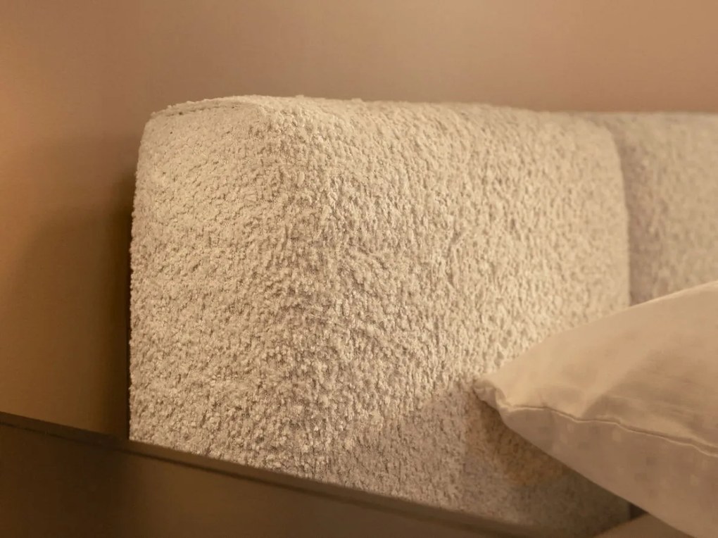 Тапицирано легло Kevson-Бежов-180 x 200