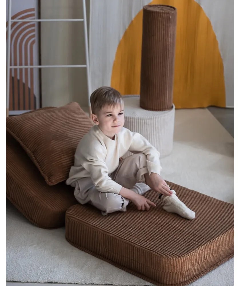 Кафяв детски стол от рипсено кадифе Flip – Wigiwama