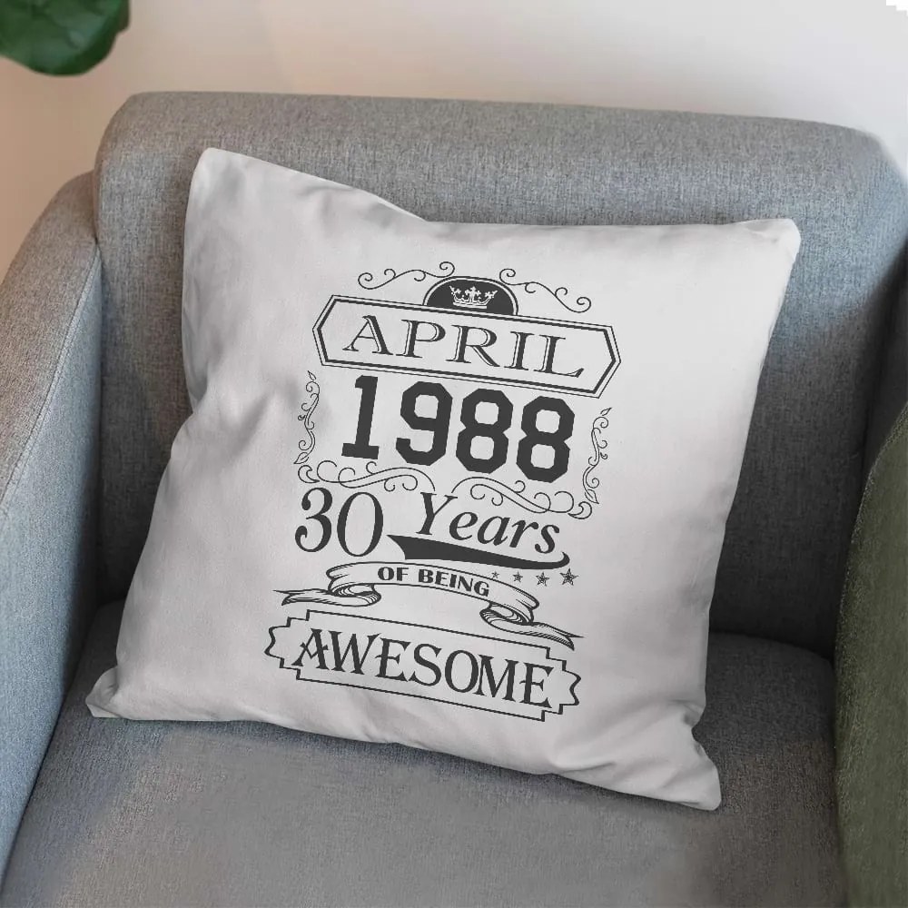 Възглавничка - Years of being awesome - с ваша дата