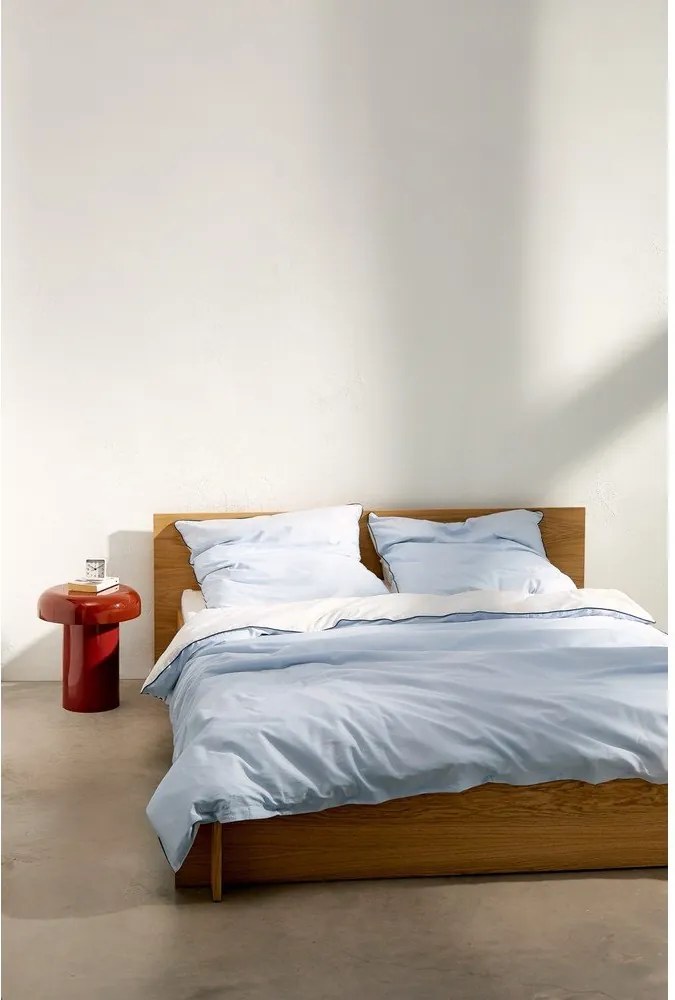 Светлосин единичен чаршаф за завивка от памучен сатен 140x200 cm Oba – noo.ma