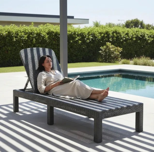 Сгъваем шезлонг за басейн и тераса PREMIUM - сив