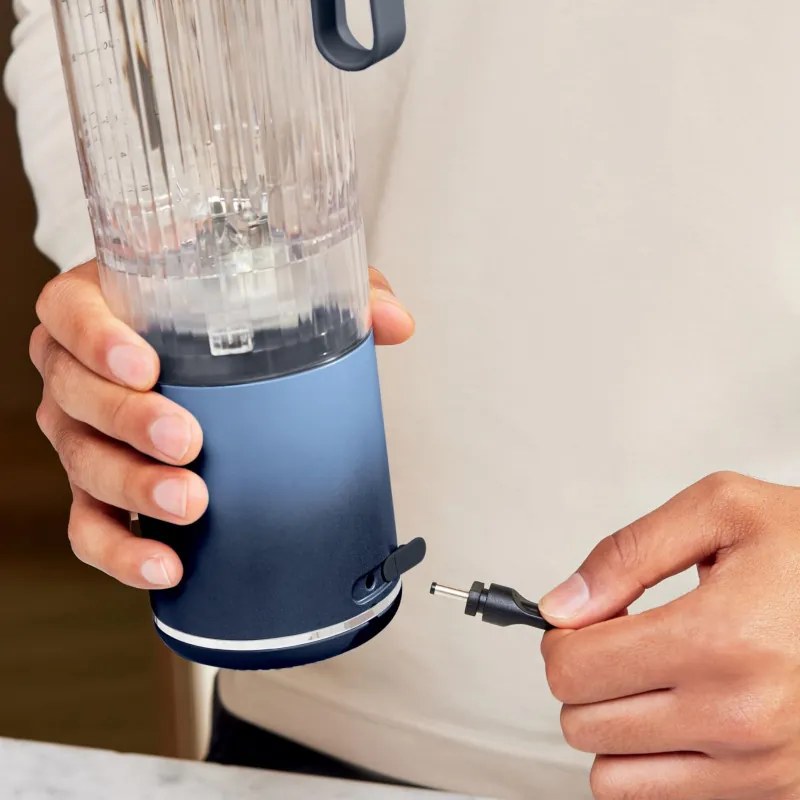 Преносим блендер Ninja Blast Max BC251EUNV, 14.4W, 11.1V, 570 мл, 19000 об/мин, Трошене на лед, До 25 цикъла, Без BPA, Син