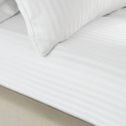 Бял чаршаф за опъване 90x190 cm Satin Stripe - Catherine Lansfield
