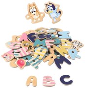 Bluey - Комплект Дървени магнитни букви и фигурки Блуи, 70 части