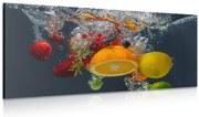 Картина на платно – Падане на плодове във вода