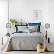 Сив капитониран комплект шалте и калъфка за възглавница от микрофибър 240x220 cm Romane – douceur d'intérieur