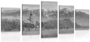 картини от 5 части – Църква край езерото Блед в Словения в черно-бяло