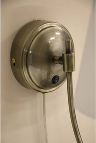 Бяла/в месингов цвят стенна лампа за контакт Amar – Markslöjd