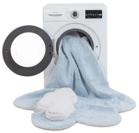 Светлосин ръчно изработен памучен детски килим подходящ за пране 110x170 cm Puffy Dream – Lorena Canals